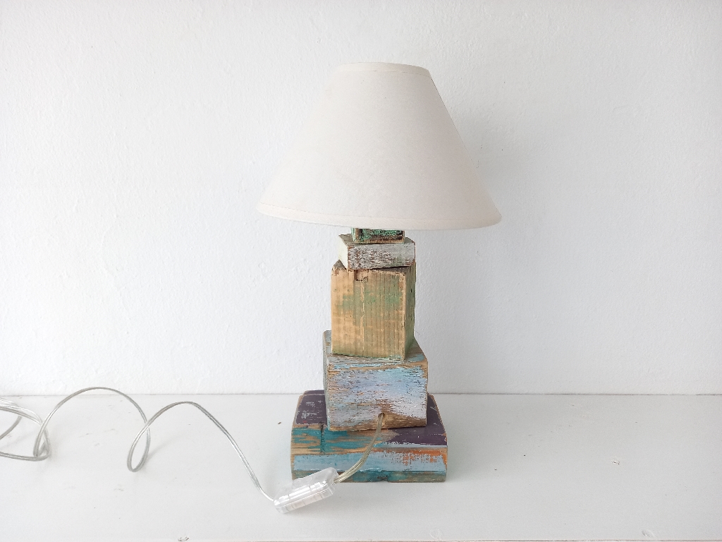 Table lamp